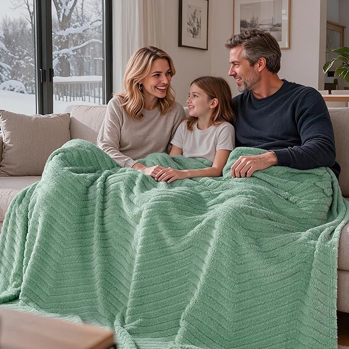 Joiedomi Queen Size Blanket for Bed, Soft & Warm Sage Green Fleece Blankets Gifts for Women Mom, Cozy Cute Soft Throw 90x90 Inches