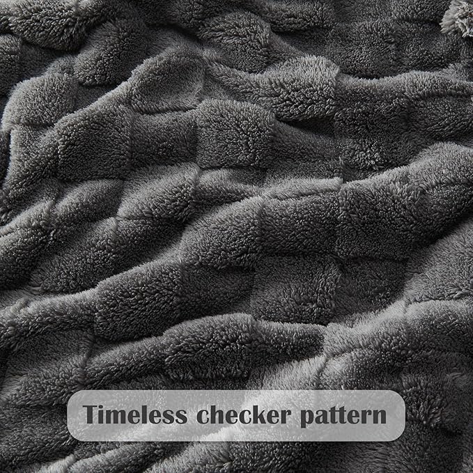 NEWCOSPLAY Super Soft King Blanket Dark Grey Premium Silky Flannel Fleece 3D Checkered Lightweight Bed Blanket All Season Use (Dark Grey Checkered, King(90"x110"))