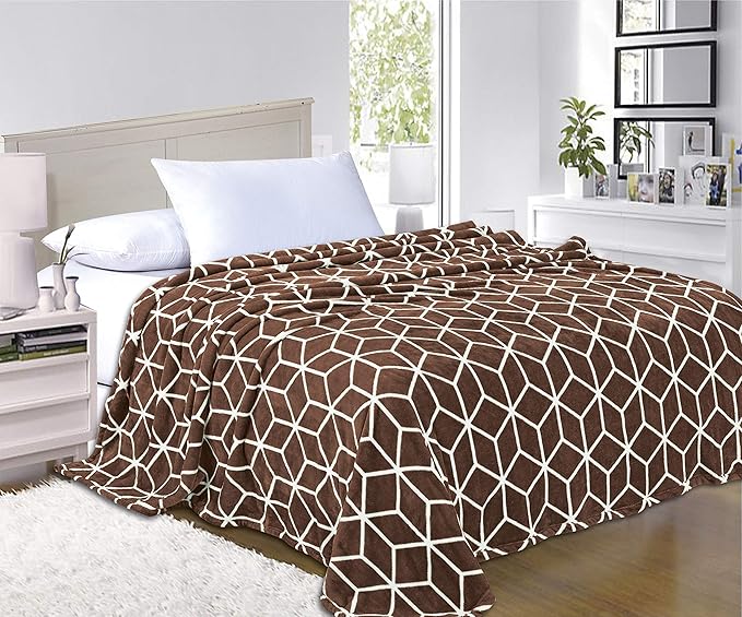 Elegant Comfort Luxury Velvety-Soft Coral Flannel Blanket Micro-Velour Ultra-Softness Fuzzy Plush, King/California King, Chocolate Brown