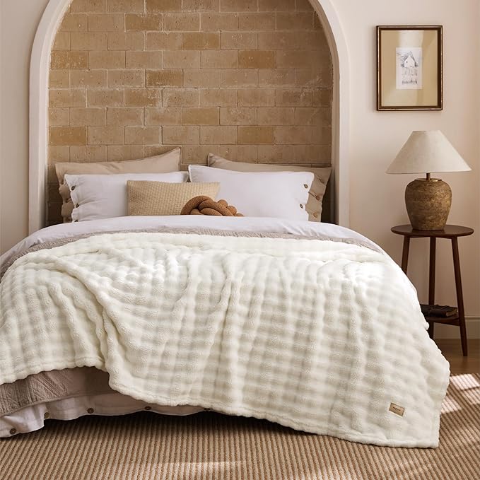Bedsure 3D Fleece Bubble Blanket - GentleSoft White Queen Blanket for Bed Sofa Room Decor - Luxury Soft Cozy Spring Gifts for Women, Lightweight, All Seasons, Off White, 90"×90"