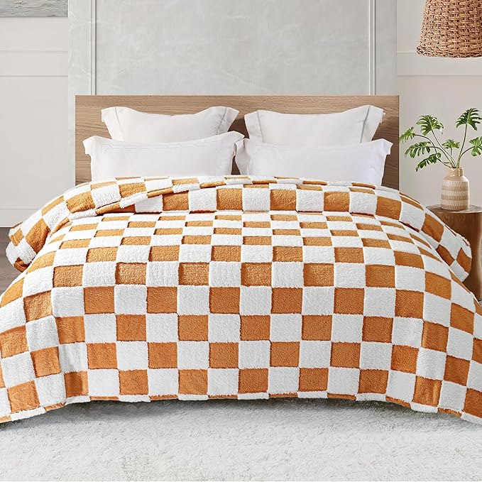 Exclusivo Mezcla Fleece Blanket Twin Size, Cozy Lightweight and Fuzzy Checkered Blankets for Couch or Bed, Suitable for All Seasons, Coral Orange, 60" x 80"