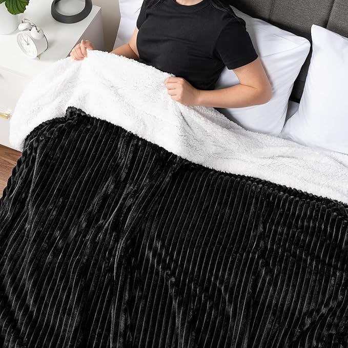 PAVILIA Black Sherpa Fleece Throw Blanket for Couch, Soft Plush Fuzzy Blankets, Fluffy Flannel Sherpa Blanket for Sofa, Warm 3D Ribbed Winter Blanket Gift, 50x60 inches