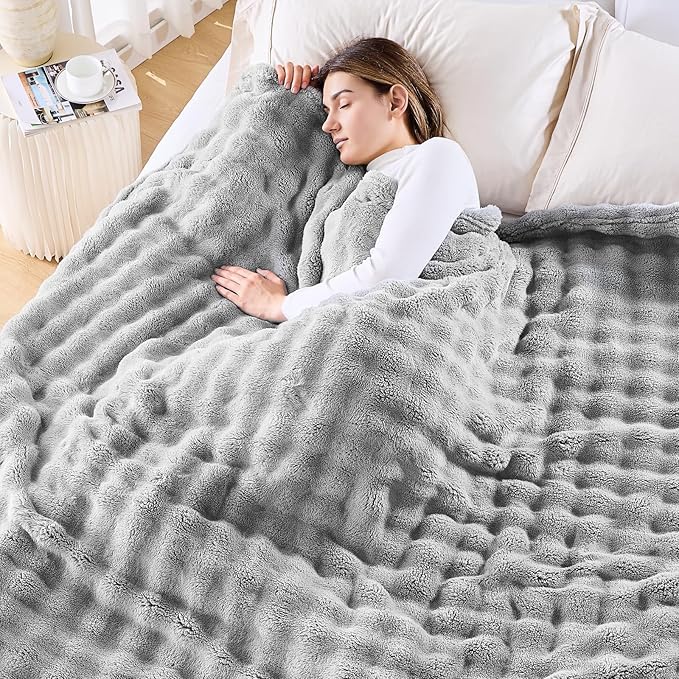 NEWCOSPLAY Queen Blanket for Couch Grey Super Soft Flannel Fleece 3D Bubble Lightweight Bed Blanket All Season Use (Grey, Queen(90"x90"))