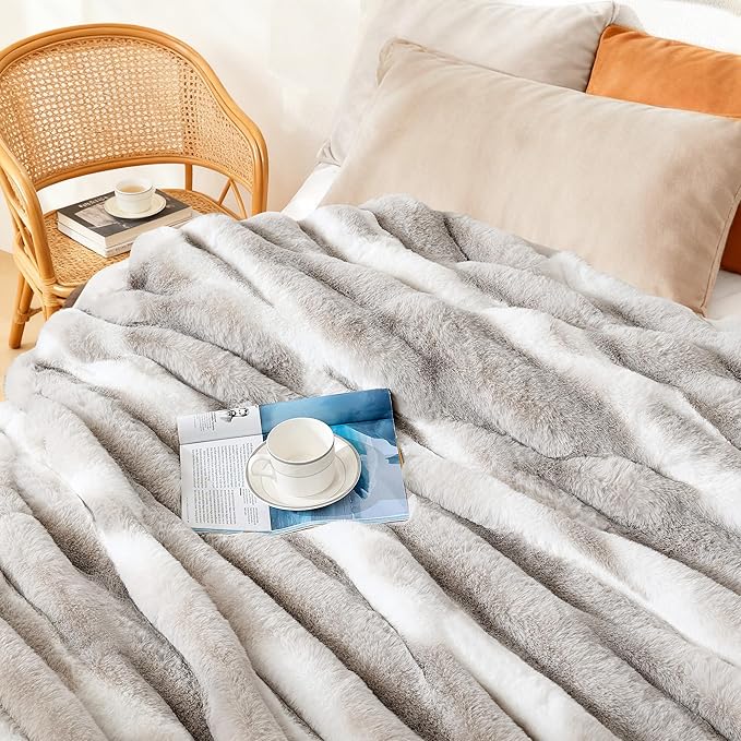 Faux Rabbit Fur Throw Blanket – 850GSM Thick & Warm, Ultra Soft Plush Blanket for Couch, Bed, Sofa, Ideal Gift for Women, 60" × 80", Grey