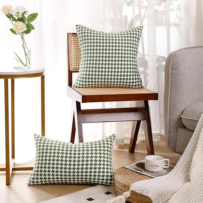 Perfect Combination of Green and White Throw Pillows, Exquisite Windmill Texture Pattern, is The Choice to Decorate The Farmhouse Living Room Sofa to Enhance The Visual Enjoyment