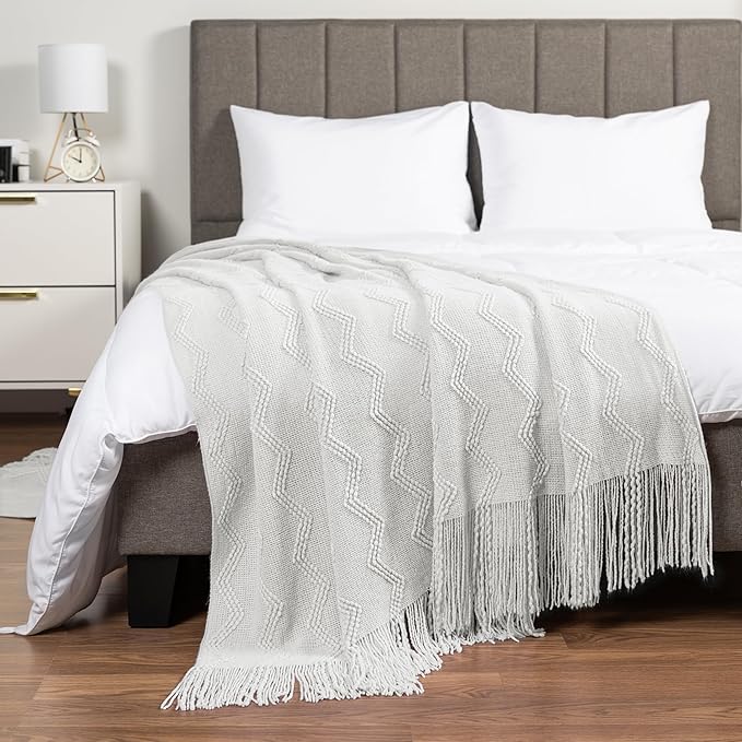 PAVILIA White Knit Throw Blanket for Couch, Twin Bed, Soft Knitted Farmhouse Sofa Throw for Living Room, Lightweight Decorative Summer Blanket for Chair, Outdoor Textured Boho Blanket, 60x80