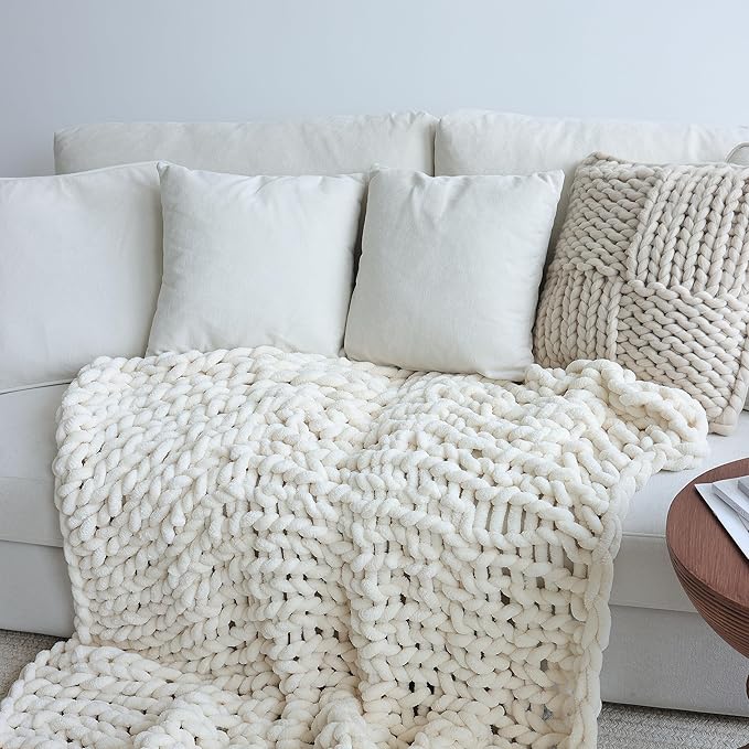 Maetoow Chenille Chunky Knit Blanket Throw （82×86 Inch）, Handmade Warm & Cozy Blanket Couch, Bed, Home Decor, Soft Breathable Fleece Banket, Christmas Thick and Giant Yarn Throws, Cream