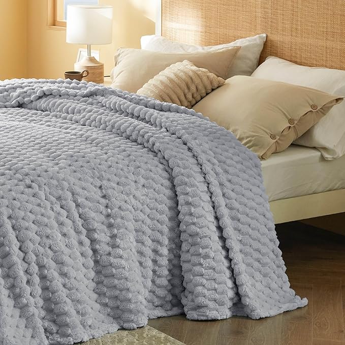 Bedsure King Size Blanket for Bed - 350GSM Fluffy Plush Bubble Blanket King for Home Room Decor, GentleSoft Cute Fleece Soft Cozy Gifts for Women Girls, Light Grey, 108x90 Inches