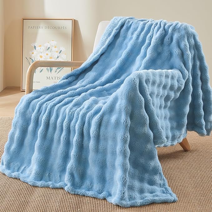 NEWCOSPLAY Throw Blanket for Couch Blue Super Soft Flannel Fleece 3D Bubble Lightweight Bed Blanket All Season Use (Blue, Throw(50"x60"))