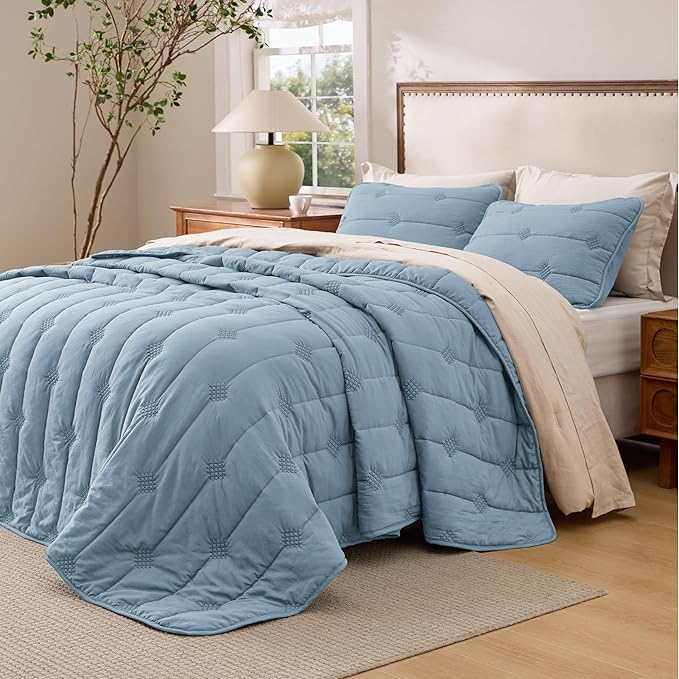Bedsure Queen Size Quilt Sets – Ultra Soft Lightweight Blue Bedspread Coverlet with 2 Pillow Shams, Breathable & Cozy Quilted Bedding, All Season Bedroom Decor, 3 Piece (90x96 Inches)