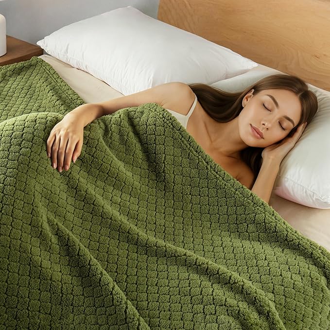 Exclusivo Mezcla Queen Size Fleece Blanket for Bed, Extra Soft Warm Decorative Fuzzy Blanket for Women, Lightweight Cozy Bedding Blankets, 90x90 Inches, Olive Green