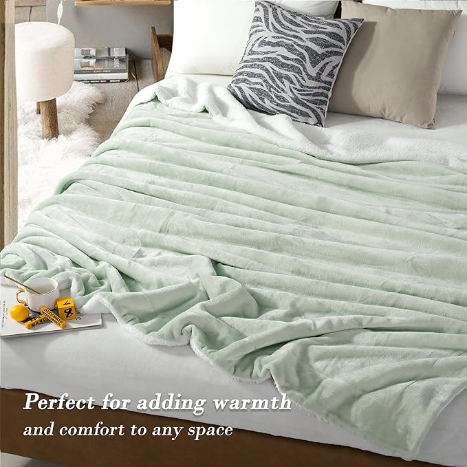Mocassi Premium Ultra-Soft Flannel Fleece Sherpa Throw Blanket - Warm Cozy Reversible Plush Micromink Blanket for Couch, Bed and Sofa - Fluffy, Christmas Winter Bedding Gift, Twin, Mint Green