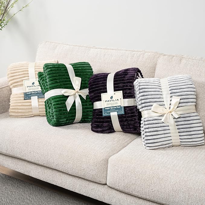 PAVILIA Emerald Green Sherpa Fleece Throw Blanket for Couch, Soft Plush Fuzzy Blankets, Fluffy Flannel Sherpa Blanket for Sofa, Warm 3D Ribbed Winter Blanket Gift, 50x60 inches