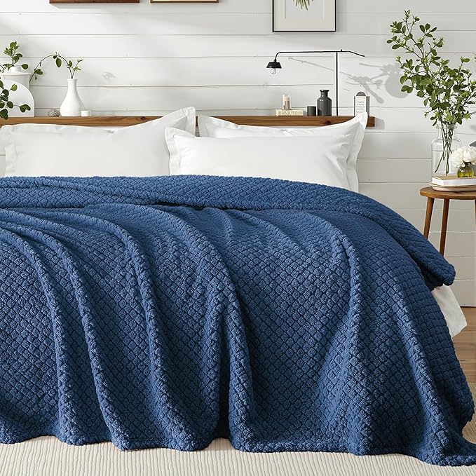 Exclusivo Mezcla King Size Fleece Blanket for Bed, Extra Soft Warm Decorative Fuzzy Blanket for Women, Lightweight Cozy Bedding Blankets, 90x104 Inches, Navy Blue