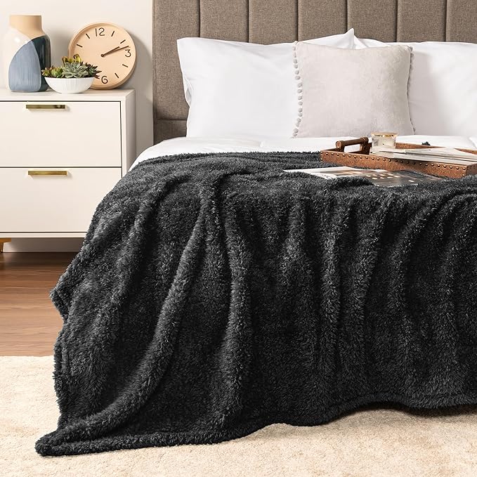 PAVILIA Sherpa Throw Blanket for Couch Sofa, Black Fluffy Warm Plush Blanket for Bed, Cozy Super Soft Lightweight Throw, Fuzzy Decorative Blanket, All Season Home, 50x60
