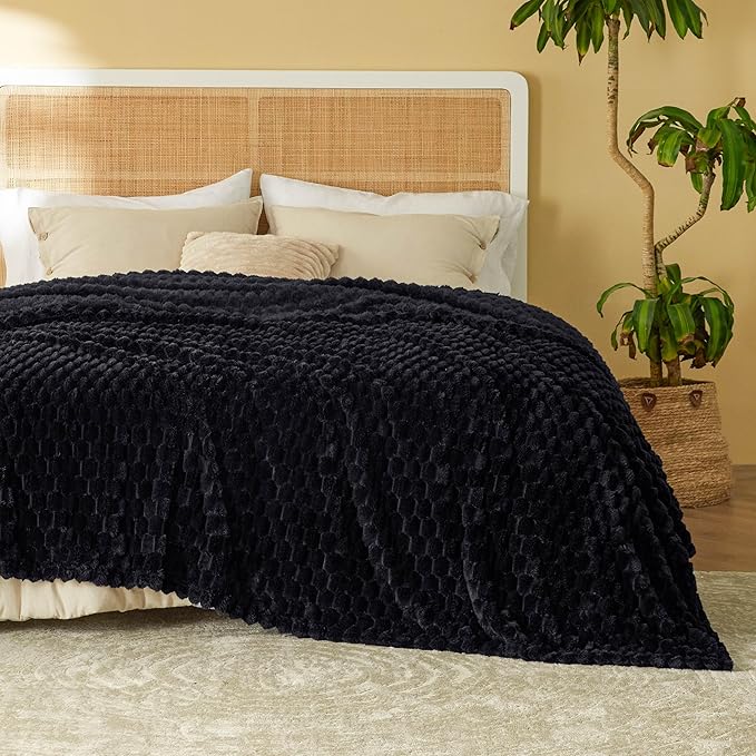 Bedsure King Size Blanket for Bed - 350GSM Fluffy Plush Bubble Blanket King for Home Room Decor, GentleSoft Cute Fleece Soft Cozy Gifts for Women Girls, Black, 108x90 Inches