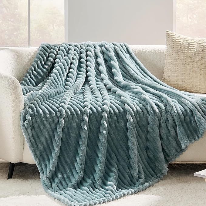 Turquoise Green Fleece Queen Size Blanket for Bed, 320GSM Super Soft Cozy Blanket for Home Decor, Perfect Cozy Gifts for Women Men Gifts, Lightweight All Season Bed Blanket, 90x90 Inches
