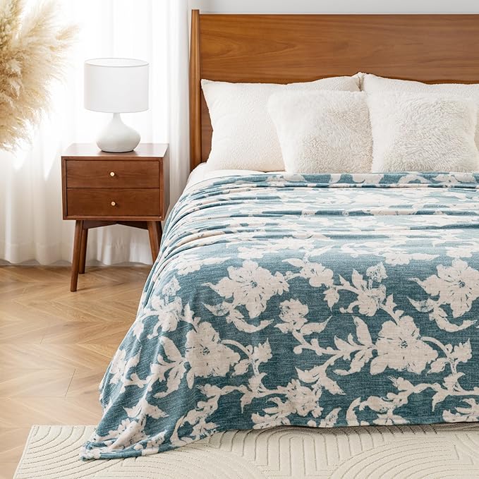 Luxury Printed Fleece Warm Blanket, Soft Lightweight Velvety Plush Throw for Couch and Bed, Cozy Comfy for All Seasons(Blue Floral Silhouette, 108×90 Inches)