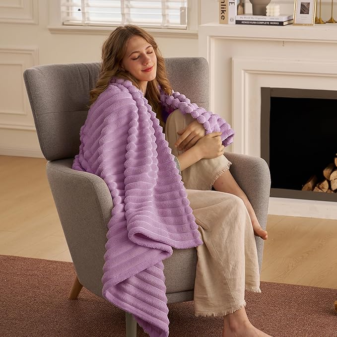 Joiedomi Throw Blanket for Couch, Soft & Warm Pink Fleece Blankets Gifts for Women Mom, Cozy Cute Soft Throw 50x60 Inches