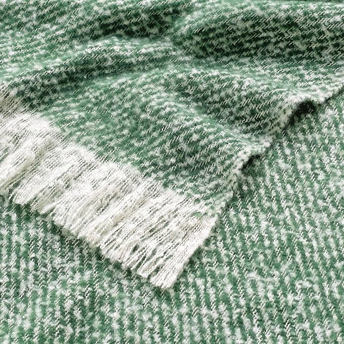 BOURINA Throw Blanket Soft Lightweight Cozy Throw for Bed Couch Decorative Blanket, Green 50" x 60"