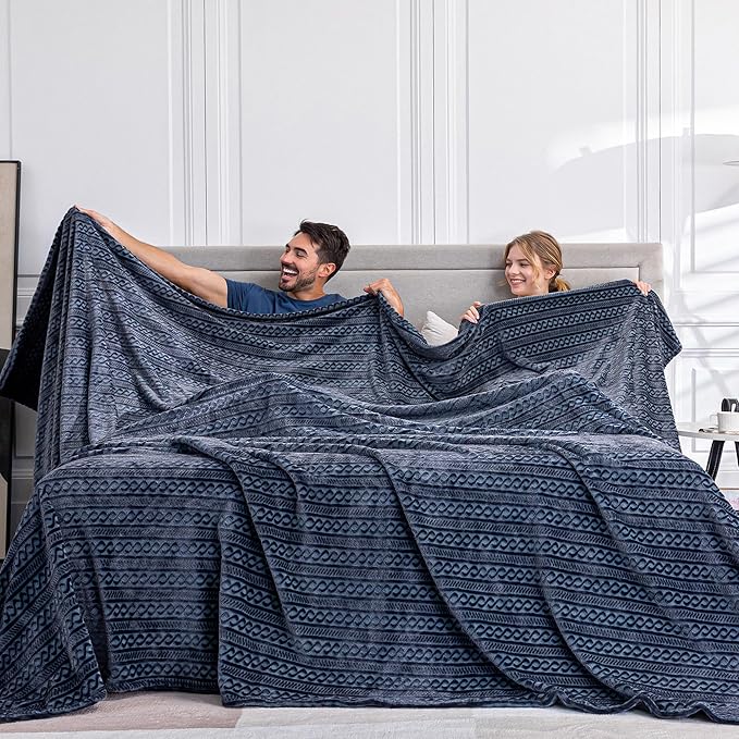 Soft Cozy 120x138 Inches Seamless Oversized King Fleece Blanket, 3D Jacquard Decorative Giant 10'x11.5' California King Blanket Extra Large for Bed, Sofa, Couch, Travel, Navy Blue Chain