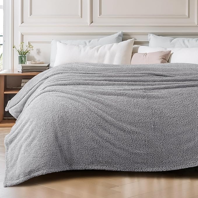Exclusivo Mezcla Fleece Bed Blankets Queen Size, Ultra Soft, Lightweight and Fuzzy Light Grey Blanket for Women, Home Decor, 90x90 Inches