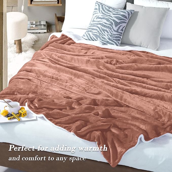Mocassi Premium Ultra-Soft Flannel Fleece Sherpa Throw Blanket - Warm Cozy Reversible Plush Micromink Blanket for Couch, Bed and Sofa - Fluffy, Christmas Winter Bedding Gift, Twin XL, Coral
