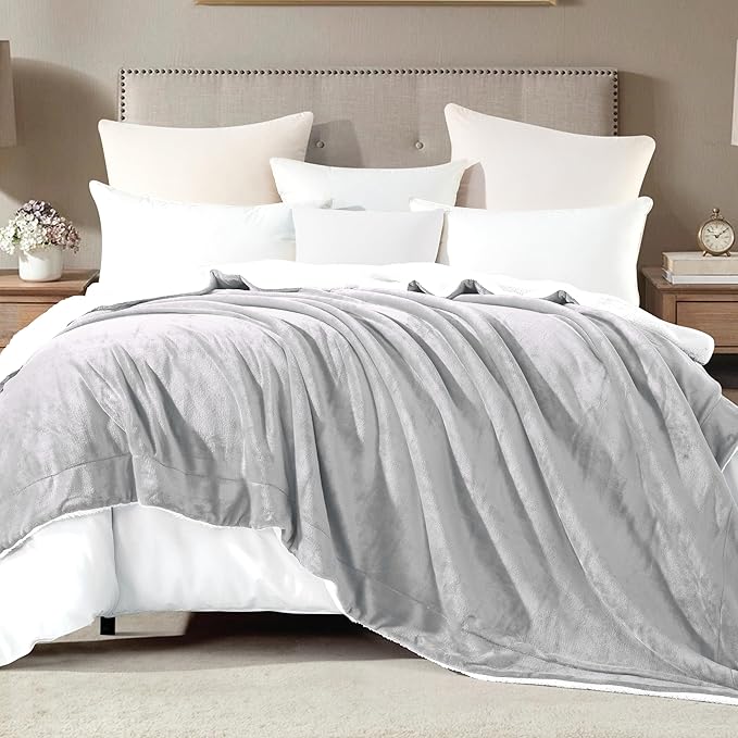 Mocassi Premium Ultra-Soft Flannel Fleece Sherpa Throw Blanket - Warm Cozy Reversible Plush Micromink Blanket for Couch, Bed and Sofa - Fluffy, Christmas Winter Bedding Gift, Twin, Silver Grey