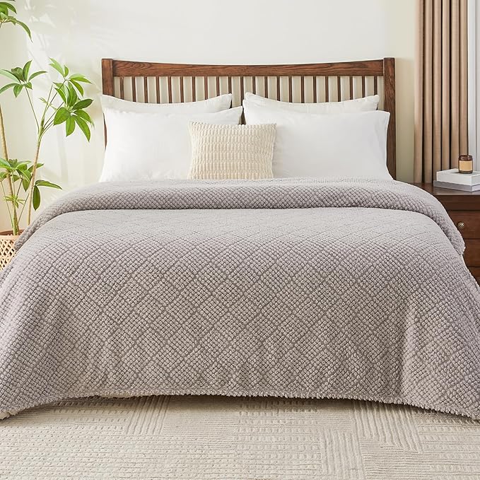 EMME Fleece Blanket, 3D Jacquard Throw Blanket for Couch and Bed, Soft Cozy and Fluffy Blankets Lightweight Luxury Flannel with Waffle Design (Grey, 50" x 60")