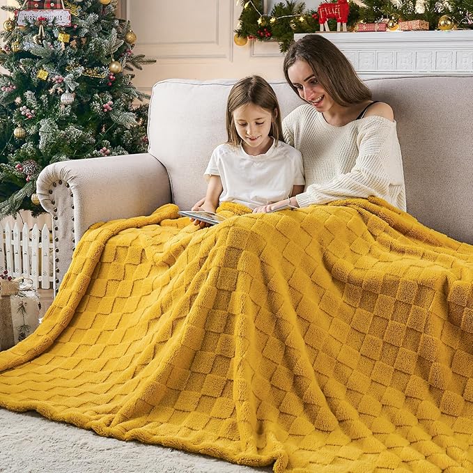 NEWCOSPLAY Super Soft Twin Blanket Mustard Yellow Premium Silky Flannel Fleece 3D Checkered Lightweight Bed Blanket All Season Use (Mustard Yellow Checkered, Twin(60"x80"))