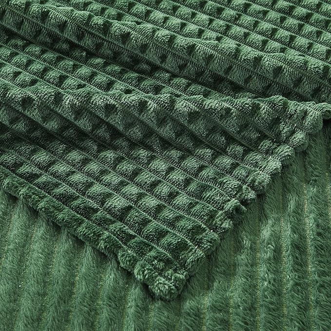 EMME Fleece Blanket, 3D Jacquard Throw Blanket for Couch and Bed, Soft Cozy and Fluffy Blankets Lightweight Luxury Flannel with Geometric Grid Design (Dark Green, 60" x 80")