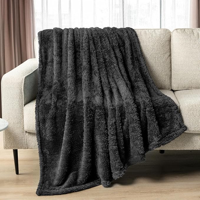 PAVILIA Sherpa Throw Blanket for Couch Sofa, Black Fluffy Warm Plush Blanket for Bed, Cozy Super Soft Lightweight Throw, Fuzzy Decorative Blanket, All Season Home, 50x60
