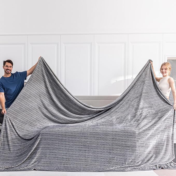 Soft Cozy 120x138 Inches Seamless Oversized King Fleece Blanket, 3D Jacquard Decorative Giant 10'x11.5' California King Blanket Extra Large for Bed, Sofa, Couch, Travel, Light Grey Chain