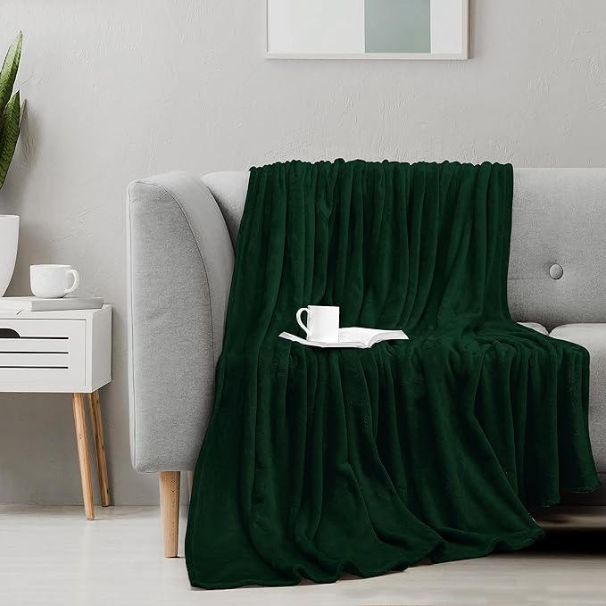 Utopia Bedding Forest Green Fleece Blanket King Size Lightweight Fuzzy Soft Anti-Static Microfiber Bed Blanket (90x102 Inch)
