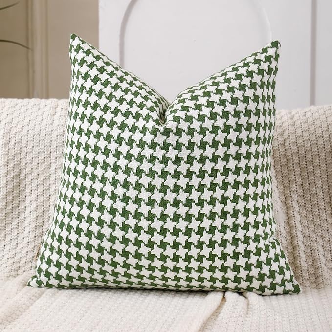 Perfect Combination of Green and White Throw Pillows, Exquisite Windmill Texture Pattern, is The Choice to Decorate The Farmhouse Living Room Sofa to Enhance The Visual Enjoyment