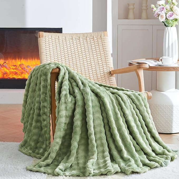 3D Bubble Plush Blanket Textured Fleece Throw Soft Warm Cozy Blanket Couch Bed Twin Green 60x80 Inches