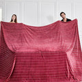 Extra Large Soft Cozy 120x138 Inches Seamless Oversized King Fleece Blanket - Huge 3D Jacquard Decorative 10'x11.5' California King Blanket for Bed, Sofa, Couch, Travel, Red Chain