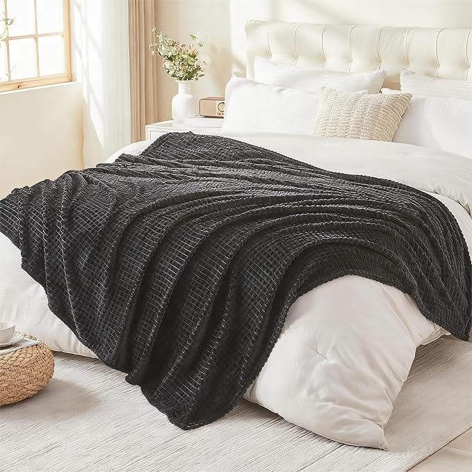 EMME Fleece Blanket, 3D Jacquard Throw Blanket for Couch and Bed, Soft Cozy and Fluffy Blankets Lightweight Luxury Flannel with Geometric Grid Design (Black, 80" x 90")