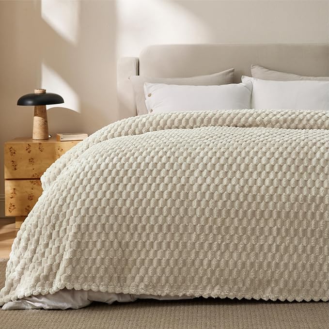 Bedsure King Size Blanket for Bed - 350GSM Fluffy Plush Bubble Blanket King for Home Room Decor, GentleSoft Cute Fleece Soft Cozy Gifts for Women Girls, Beige, 108x90 Inches