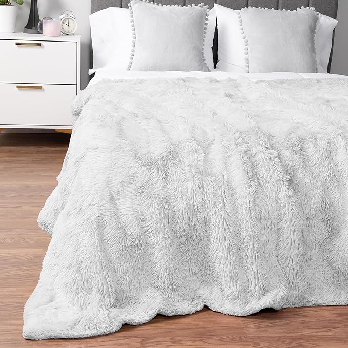 PAVILIA White Fluffy Throw Blanket for Couch, Twin Bed, Fuzzy Blanket for Women Men, Furry Plush Warm Blanket Bed Sofa, Super Soft Thick Faux Fur Sherpa Blanket Throw, 60x80