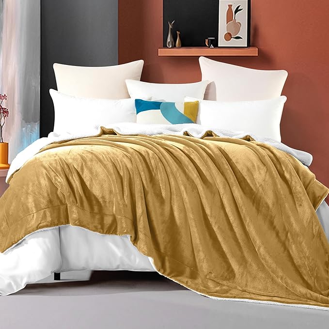 Elegant Comfort Ultra Soft Reversible Flannel Sherpa Blanket - Cozy Silky Fleece Throw for Couch, Bed - Plush Fuzzy Warm Winter Blanket for Gift, Queen, Gold