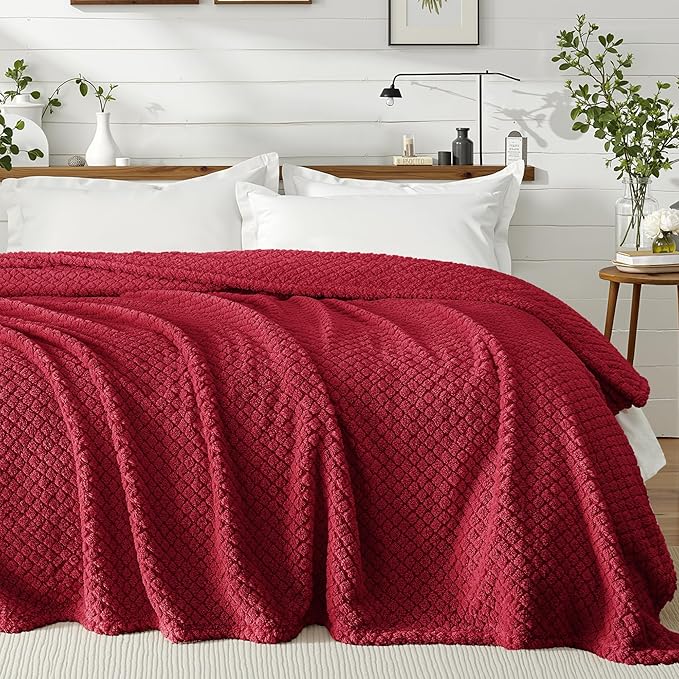 Exclusivo Mezcla King Size Fleece Blanket for Bed, Extra Soft Warm Decorative Fuzzy Blanket for Women, Lightweight Cozy Bedding Blankets, 90x104 Inches, Deep Red