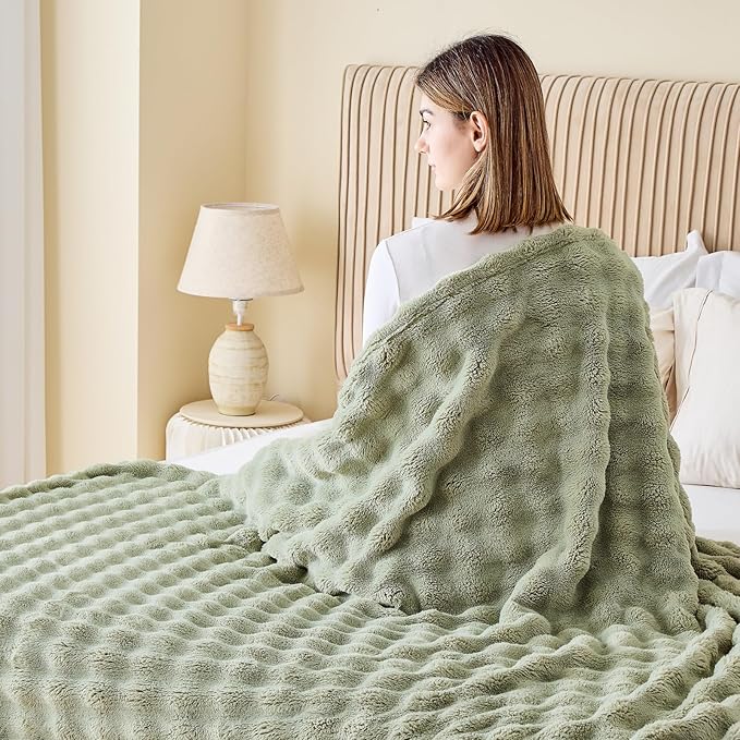 NEWCOSPLAY Throw Blanket for Couch Sage Green Super Soft Flannel Fleece 3D Bubble Lightweight Bed Blanket All Season Use (Sage Green, Throw(50"x60"))