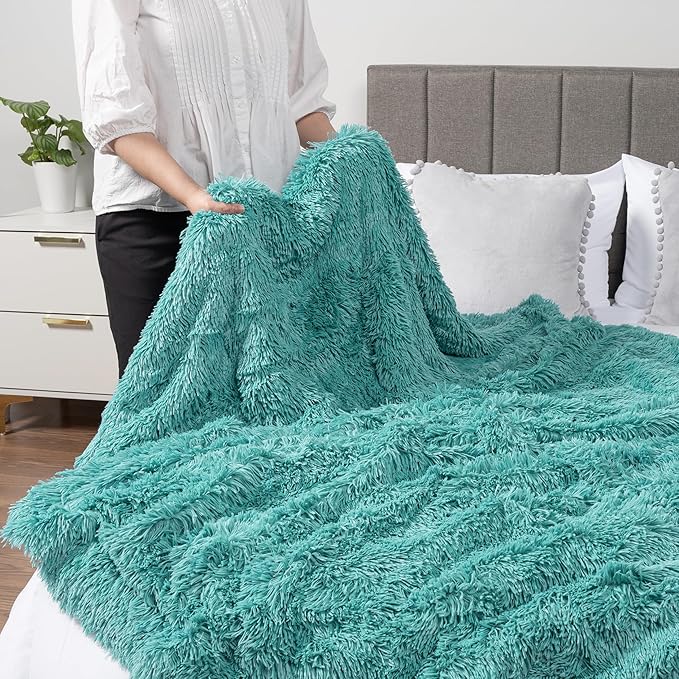 PAVILIA Teal Green Fluffy Throw, Fuzzy Blanket for Women Men, Super Soft Thick Faux Fur Sherpa, 50x60
