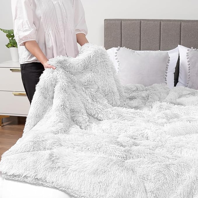 PAVILIA White Fluffy Throw Blanket for Couch, Twin Bed, Fuzzy Blanket for Women Men, Furry Plush Warm Blanket Bed Sofa, Super Soft Thick Faux Fur Sherpa Blanket Throw, 60x80