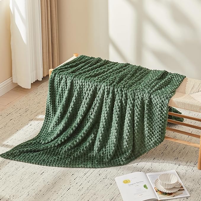 EMME Fleece Blanket, 3D Jacquard Throw Blanket for Couch and Bed, Soft Cozy and Fluffy Blankets Lightweight Luxury Flannel with Geometric Grid Design (Dark Green, 60" x 80")