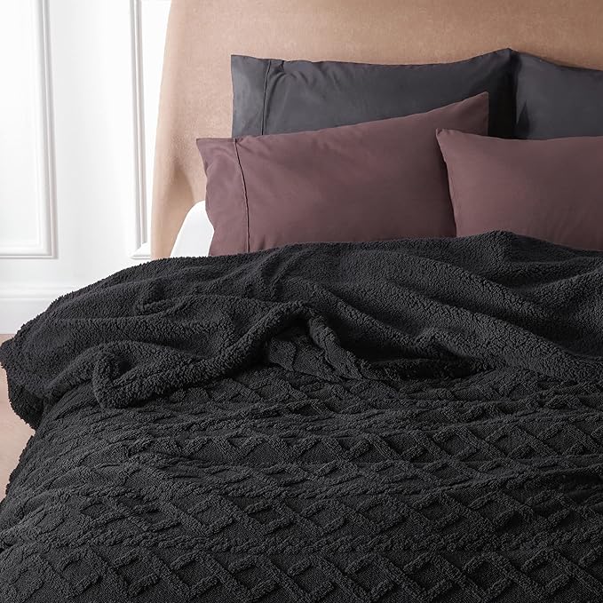 Bedsure Gentlesoft Sherpa Fleece Blanket Twin Size for Bed - Fluffy & Cozy Cable Jacquard Tufted for Women Gift, Thick and Warm Christmas Blanket for Winter, Black, 60x80 Inches