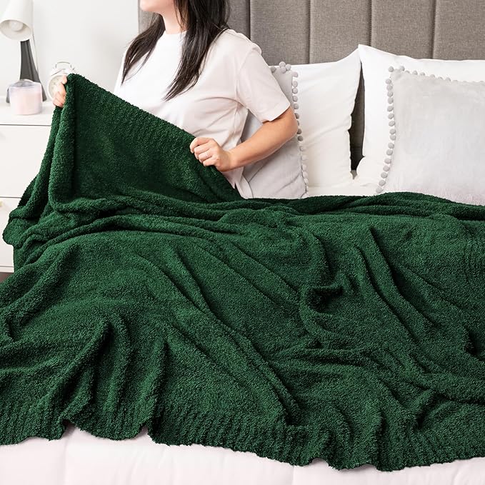 PAVILIA Super Soft Throw Blanket for Couch, Fluffy Cozy Lightweight Emerald Green Blanket, Fuzzy Warm Knit Blanket for Bed Sofa, Forest Green, 50x60