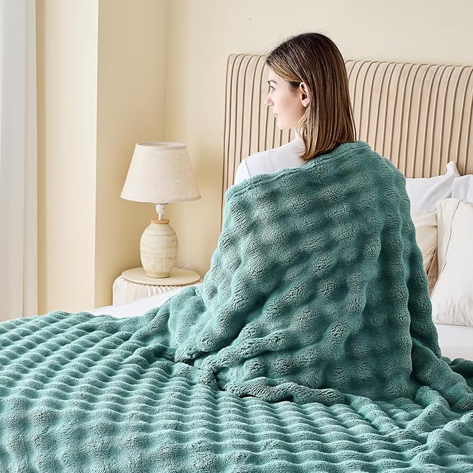 NEWCOSPLAY Throw Blanket for Couch Light Teal Super Soft Flannel Fleece 3D Bubble Lightweight Bed Blanket All Season Use (Light Teal, Throw(50"x60"))