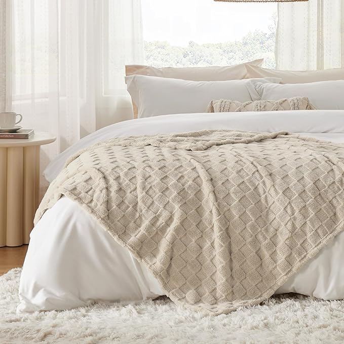 Bedsure GentleSoft Beige Throw Blanket for Couch - Checkered Fleece Blankets Gifts for Women Men Girls, Cute Soft Cozy Throw for Bedroom Home Decor Gifts, Neutral, 50x60 Inches